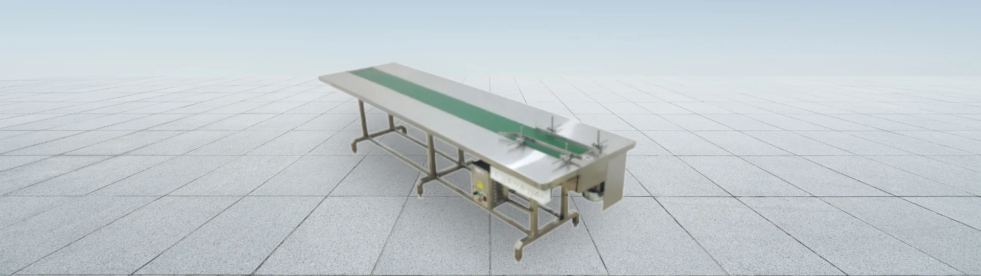 The Role of Conveyor Packing Stations in Boosting Throughput & Cleanliness